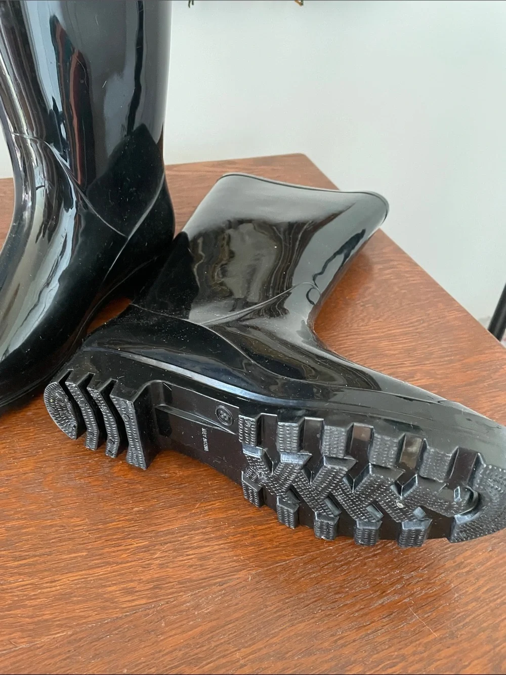 Glossy Black Rain Boots - Classic Tall Rubber Wellies never worn size 8